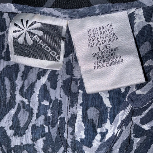 Leopard Print Button-Up Blouse - Picture 6 of 6